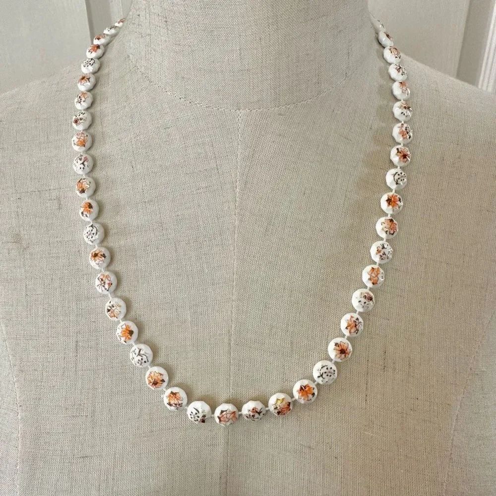 White vintage flower beaded necklace